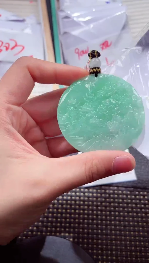 18K金镶嵌挂件翡翠11111