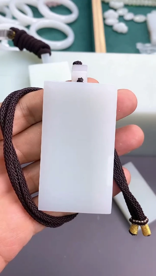 定制和田玉定制挂件4*7微黑点