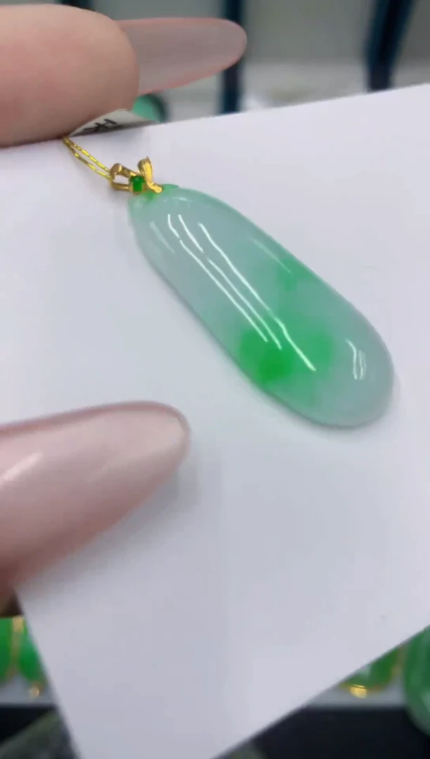 颈饰18K金镶嵌翡翠11111