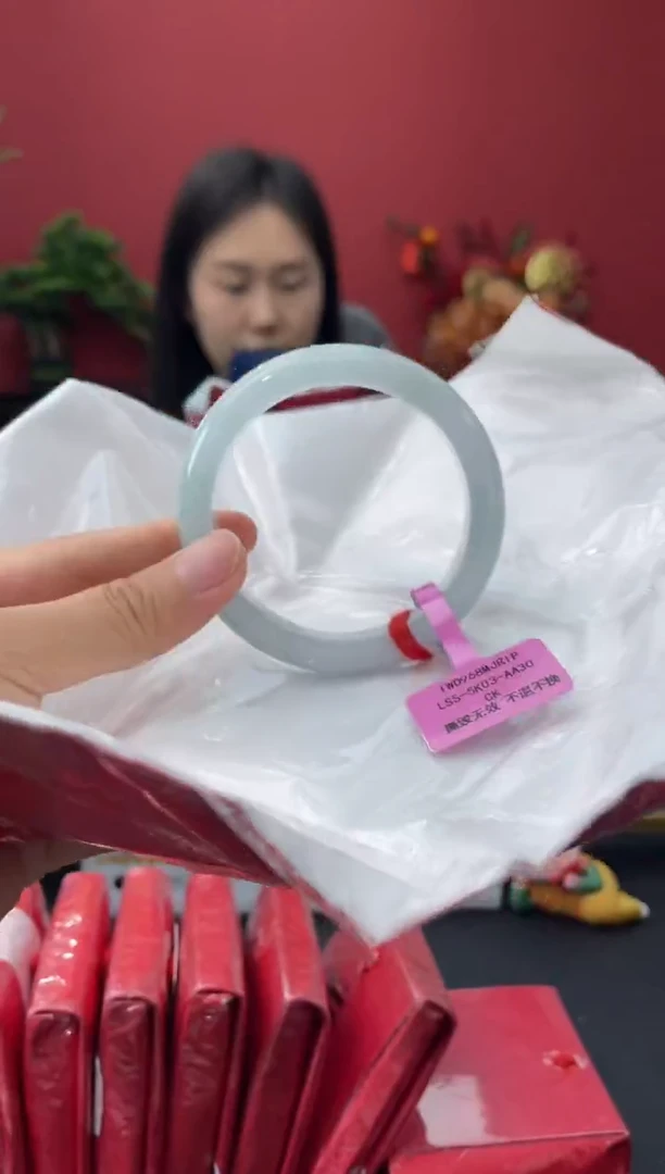 未镶嵌手镯翡翠3
