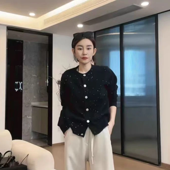 00023重工亮片时尚毛衣