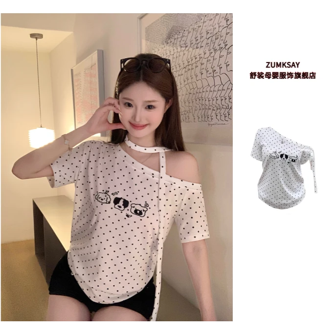白色小狗波点斜领露肩短袖t恤女夏季韩系修身显瘦设计感小众上衣