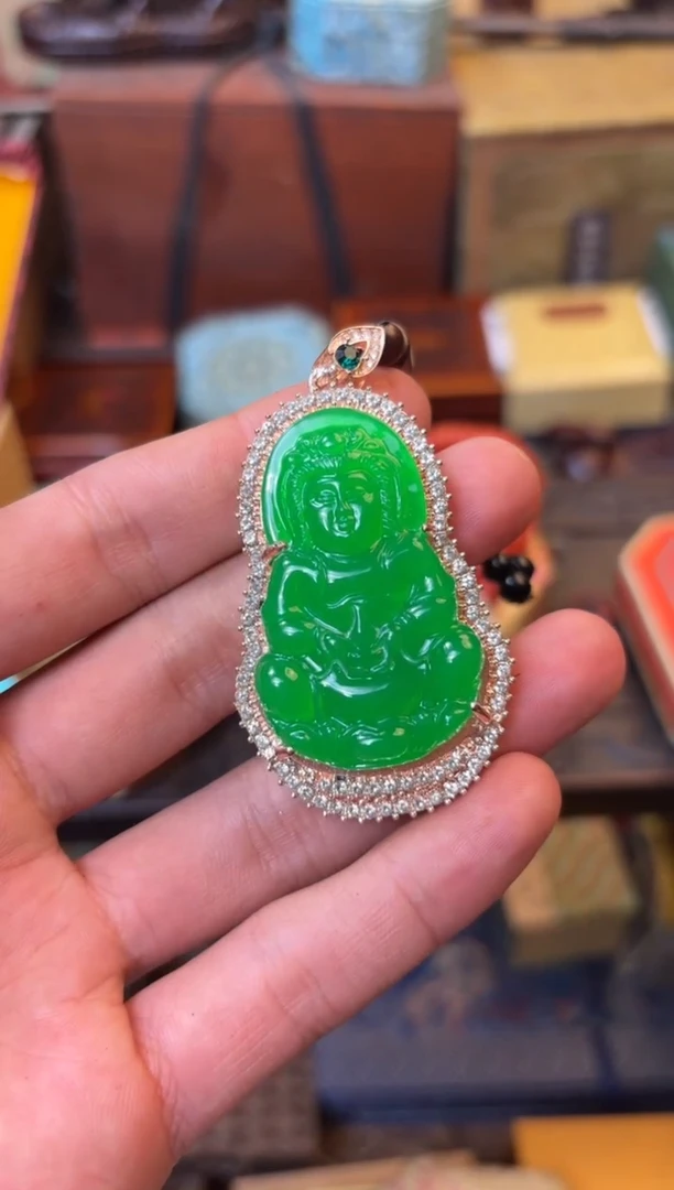 翡翠未镶嵌颈饰——————————————1565
