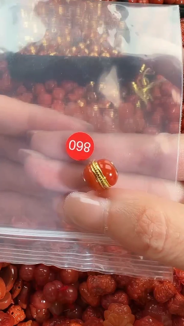 颈饰未镶嵌南红玛瑙1