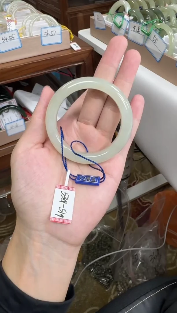 未镶嵌手镯和田玉56