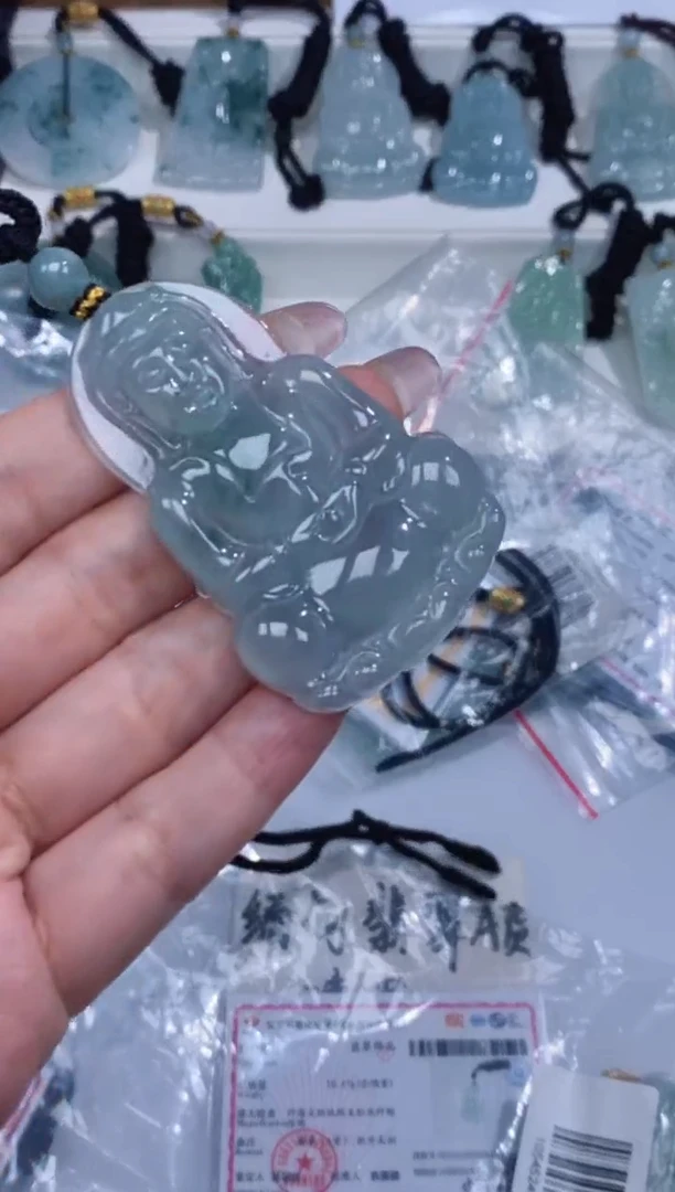 颈饰未镶嵌翡翠吊坠