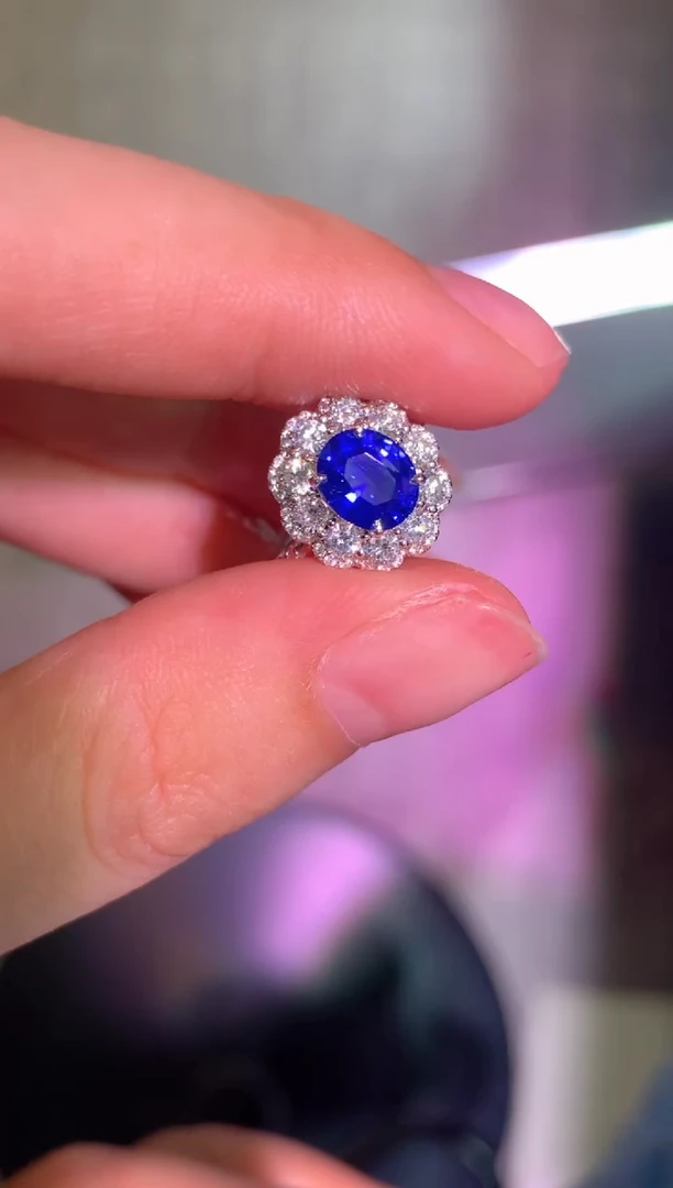 戒指蓝宝石18K金镶嵌1.22CT