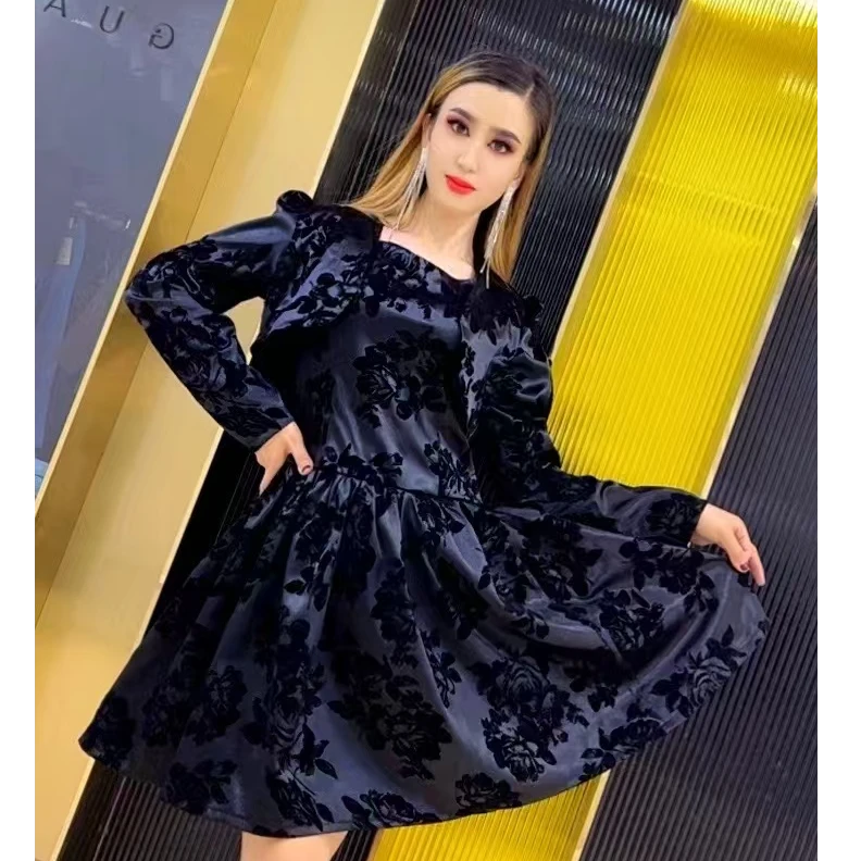 短裙大摆裙高腰刺绣碎花连衣裙法式显瘦公主小黑裙秋季收腰