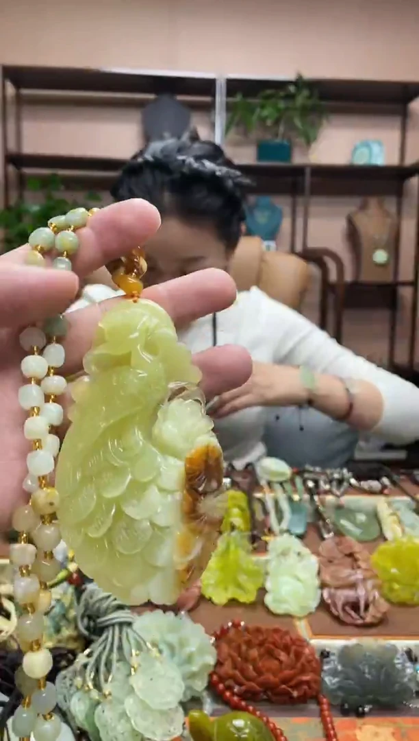 未镶嵌岫玉吊坠·