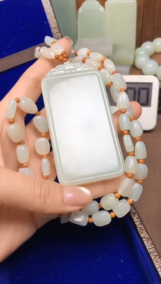 颈饰未镶嵌和田玉小****修小兔