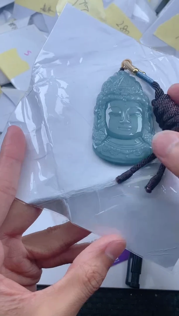 翡翠未镶嵌颈饰