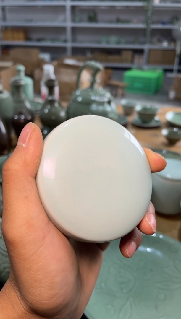 瓷瑕疵天青素面罐的盖子1个