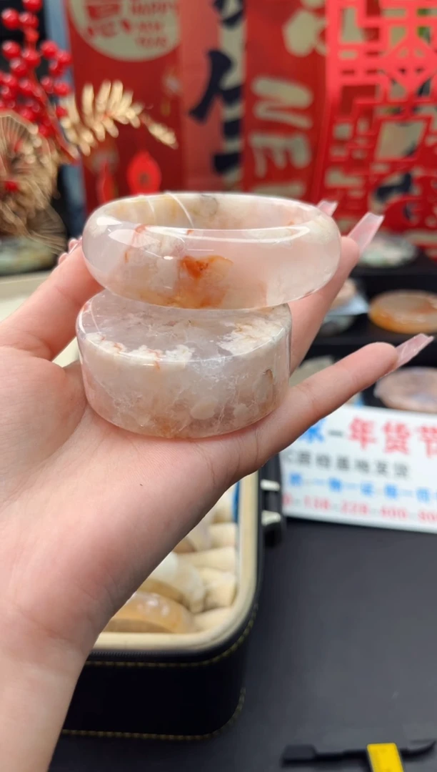 【闪购商品】石英质玉手镯未镶嵌赠送镯心（60圈口）