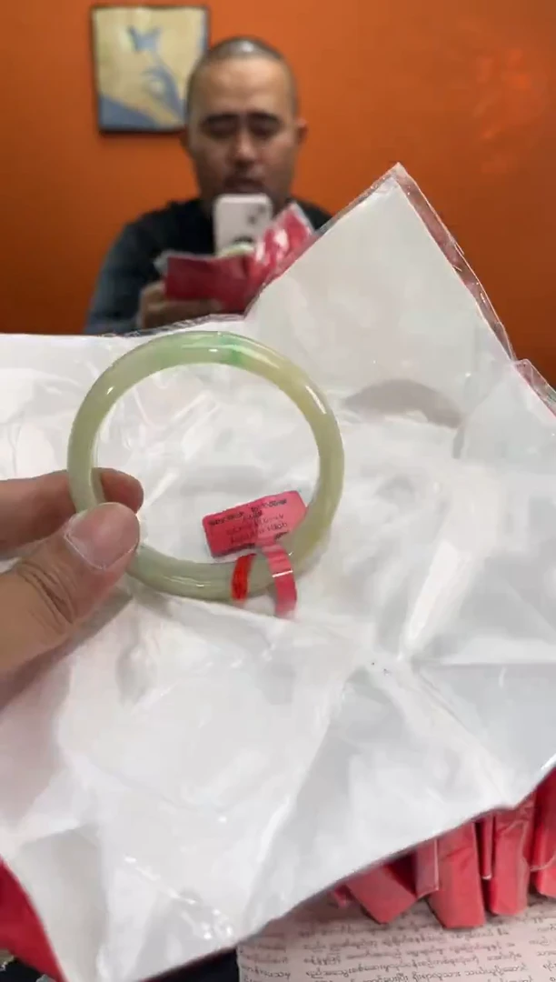 未镶嵌手镯翡翠4