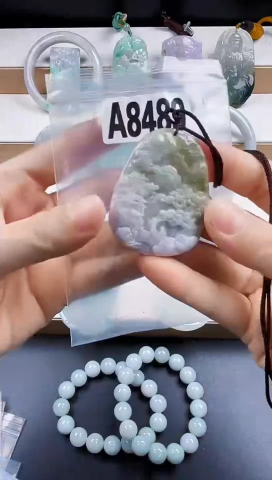 颈饰未镶嵌翡翠天然翡翠吊坠挂件