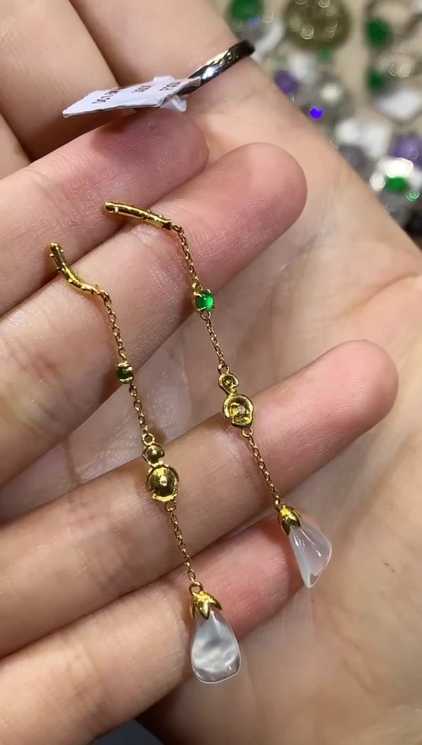 翡翠18K金镶嵌耳饰LXY2564多样性发其一