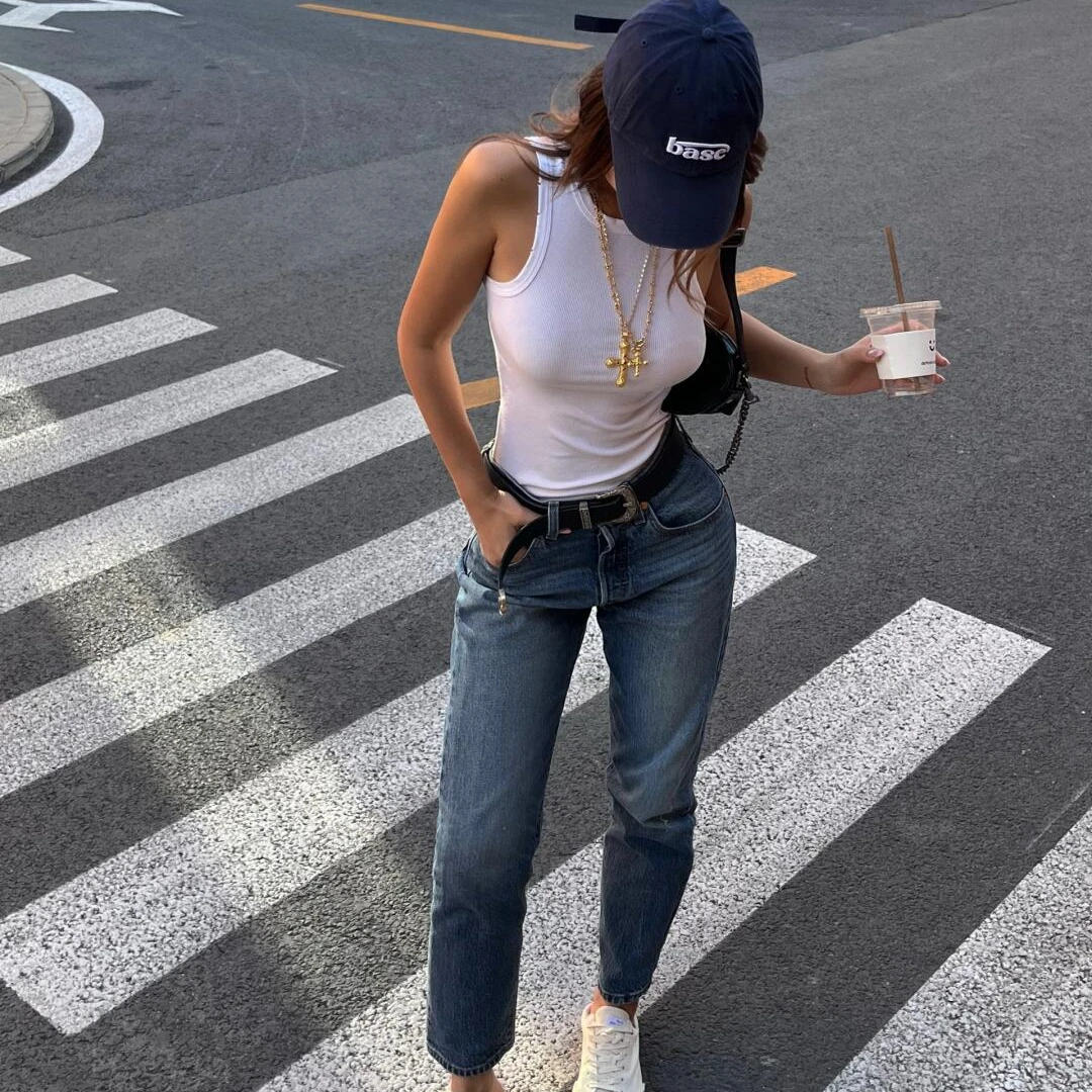 春夏季时尚新款韩系小众炸街高级感女装极简风背心上衣休闲牛仔裤