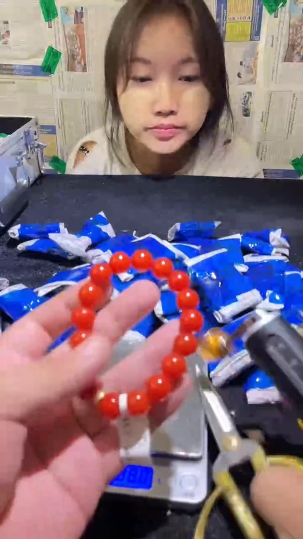 无非金属非金属无12手串红色