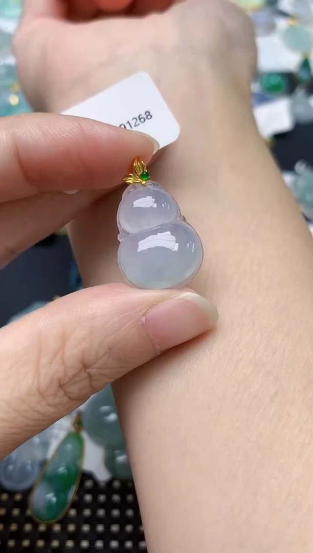 颈饰18K金镶嵌翡翠天然缅甸A货翡翠