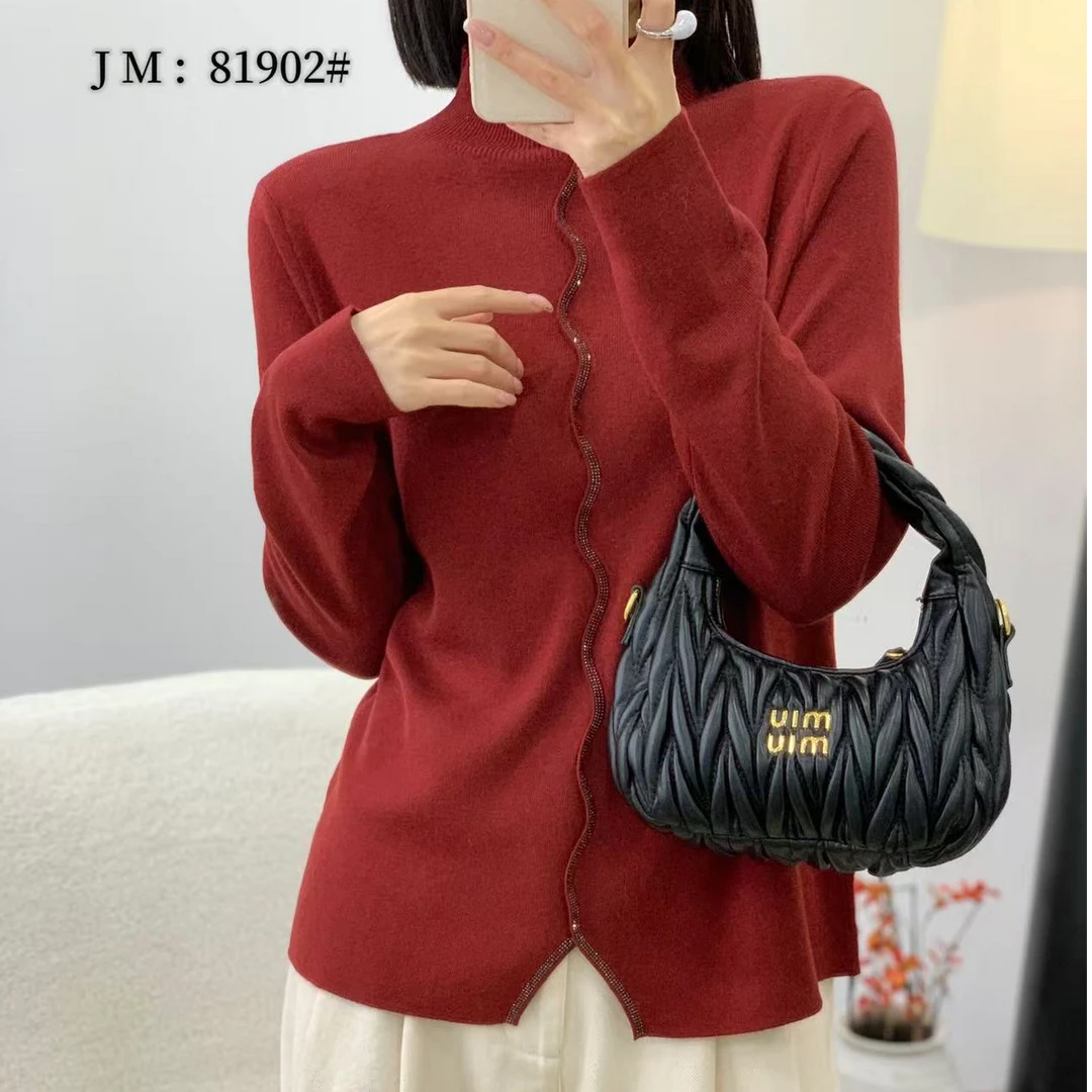 美红家  半高领烫钻细羊毛针织衫