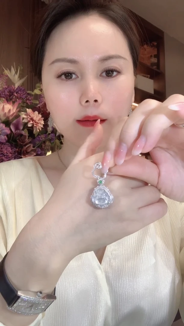 吊坠(不含链)18K金镶嵌翡翠A96 多样性发货一件