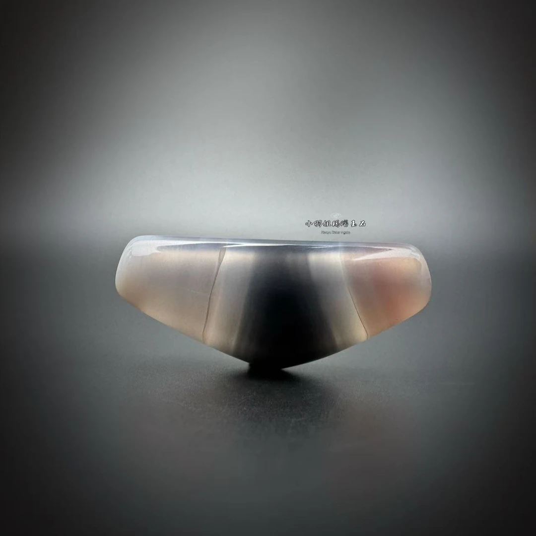 天然多彩缠丝玛瑙牛角珠 尺寸 40*17