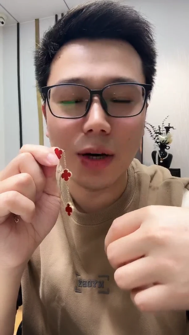 18K金镶嵌手链玛瑙/玉髓H****h红色k黄，五花手链