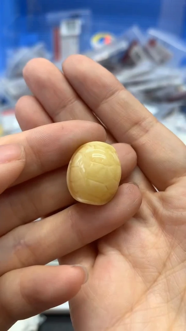 未镶嵌琥珀珠宝奇石2053