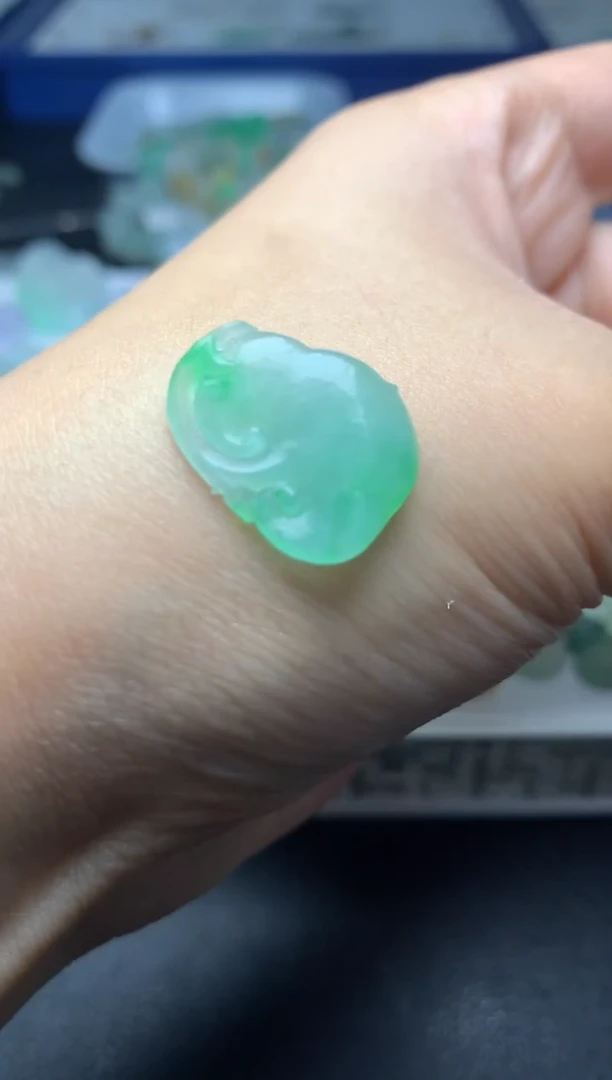 定制翡翠未镶嵌毛货