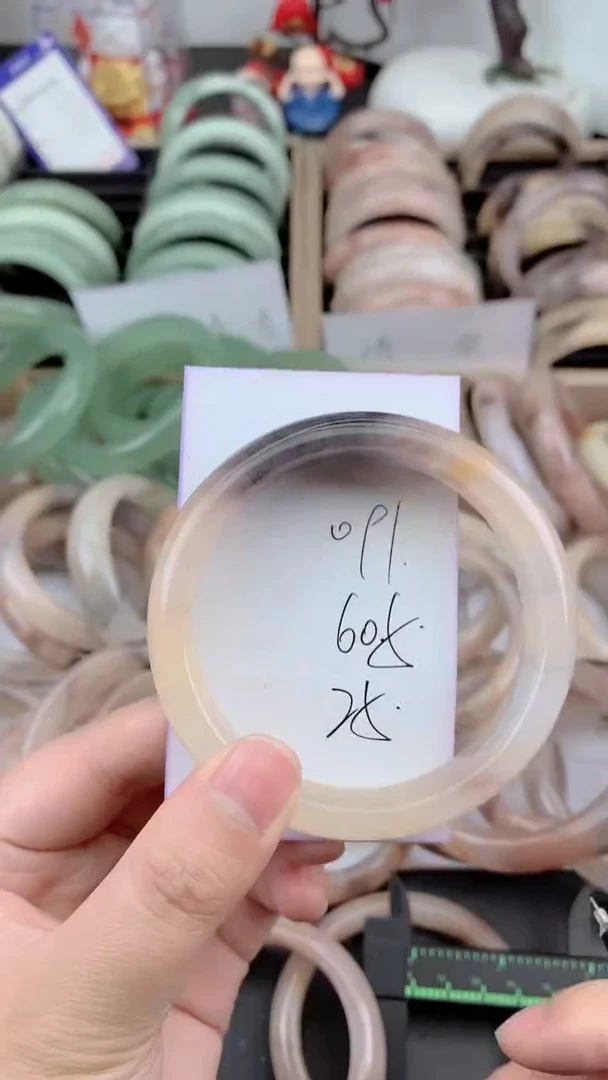 未镶嵌手镯石英质玉091