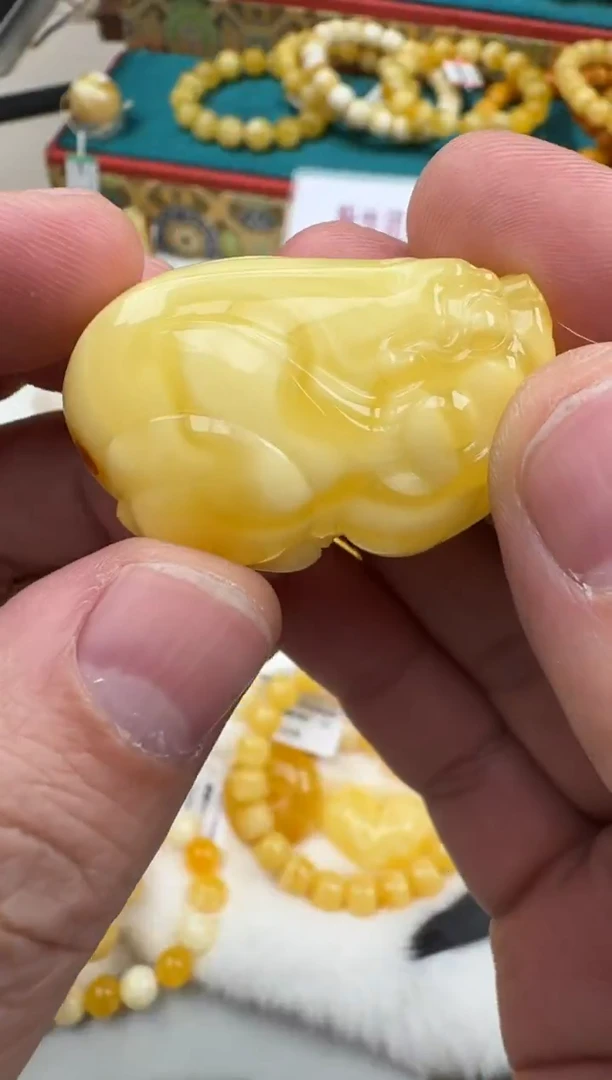 琥珀未镶嵌珠宝奇石13.7克精品貔貅吊坠HZ247