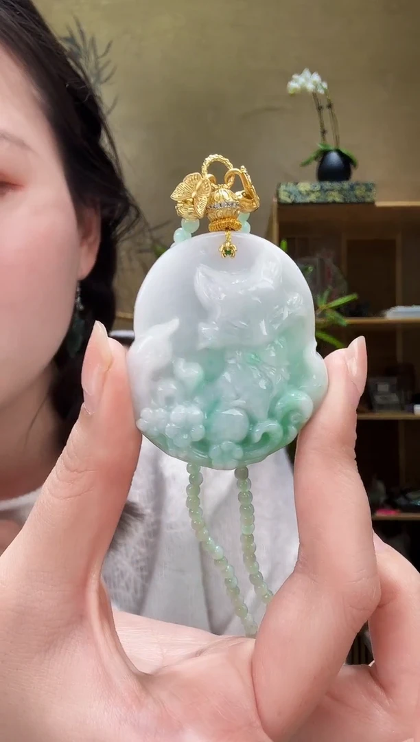 颈饰未镶嵌翡翠吊坠