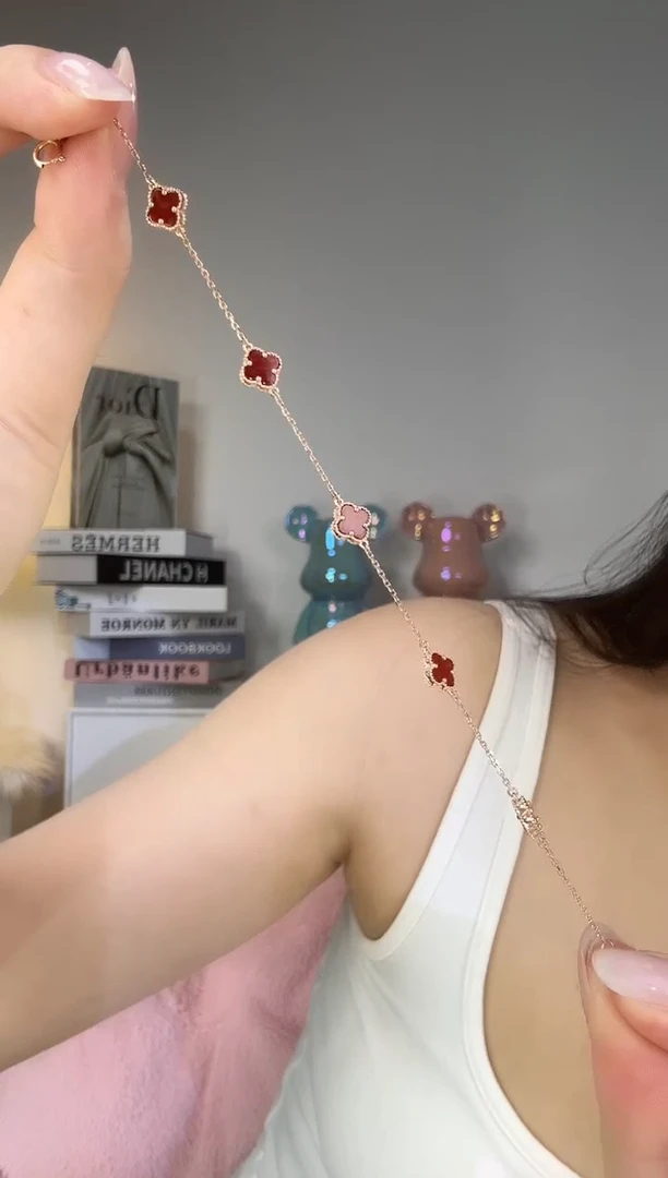 18K金镶嵌手链玛瑙/玉髓手链