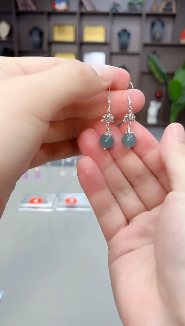 未镶嵌石英质玉（天山翠）耳饰237000