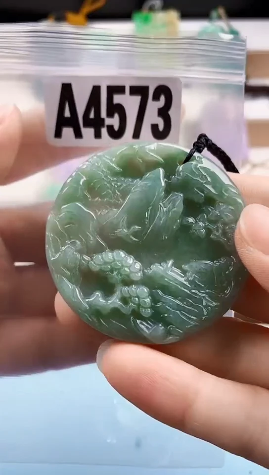 翡翠未镶嵌颈饰天然翡翠吊坠挂件