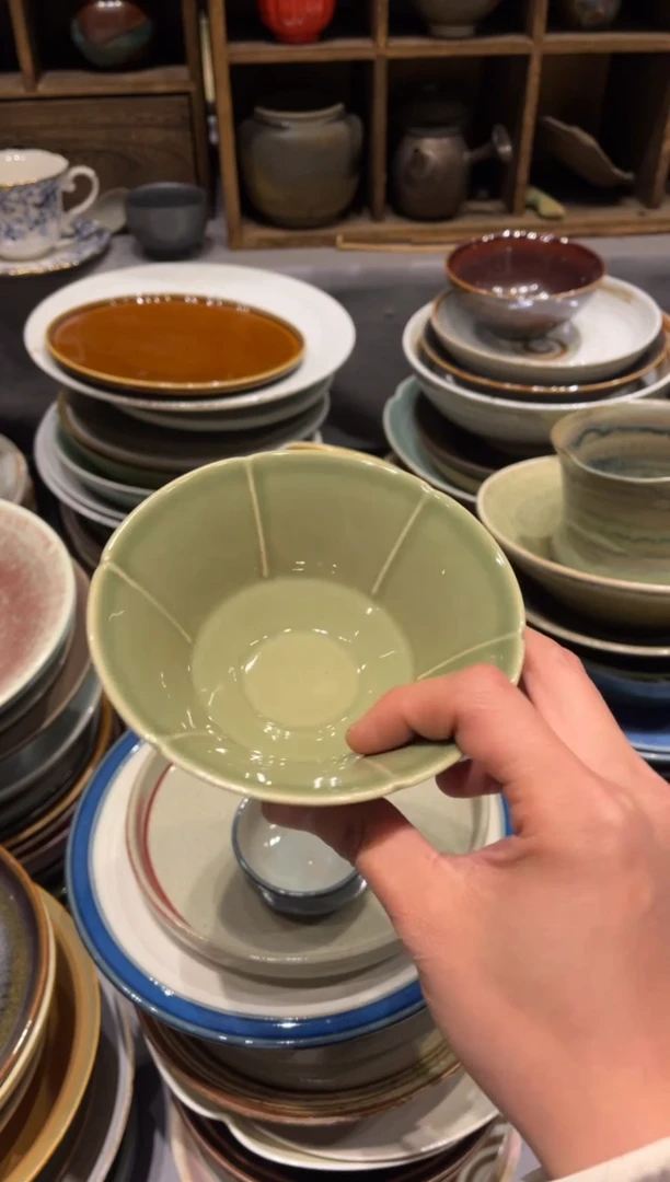 【闪购商品】瓷片852微瑕绿色花瓣碗1个