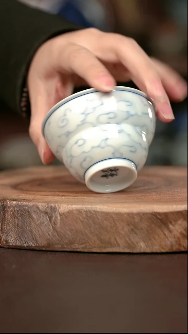 手绘 高温现代瓷 柴窑  祥云葫芦杯90C