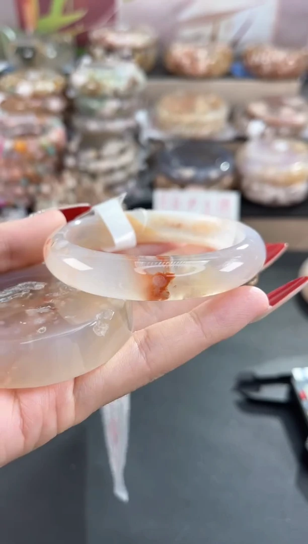 未镶嵌手镯石英质玉56