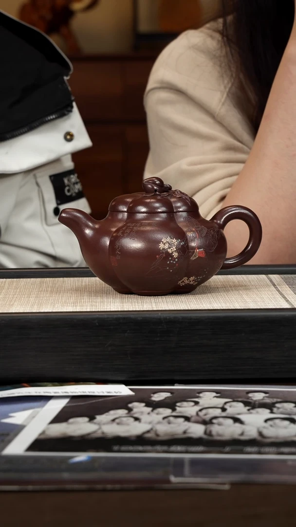 茶壶紫砂【P046】上合桃  400c   WXM