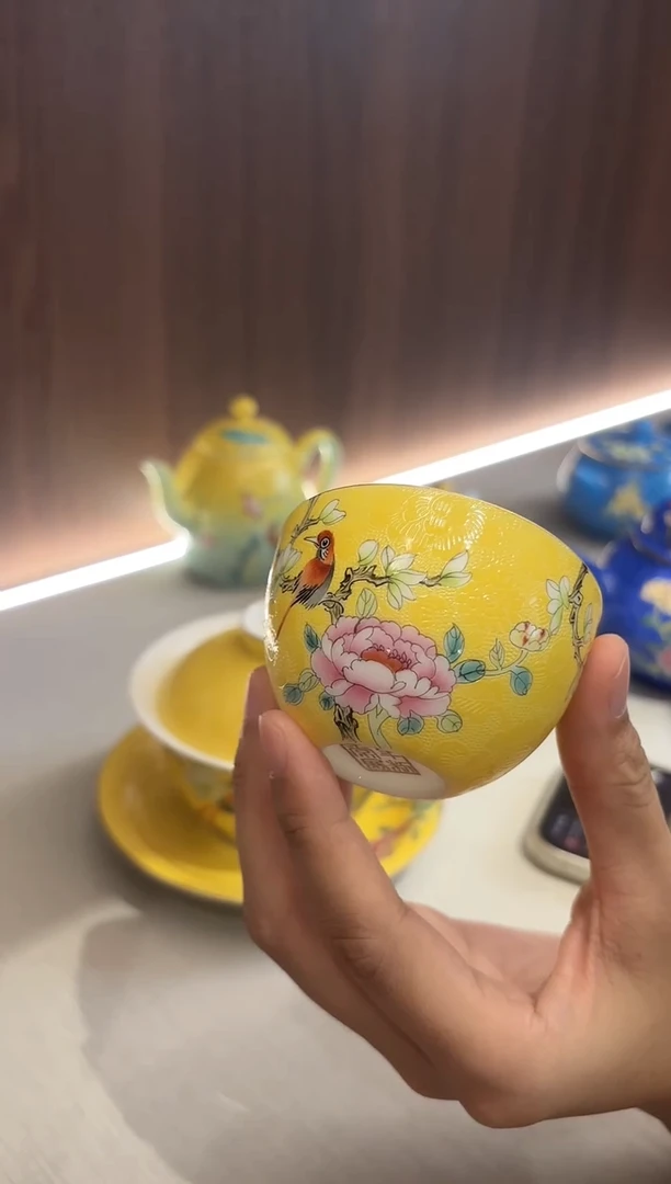 摆件瓷立方-粉彩扒花主人杯14