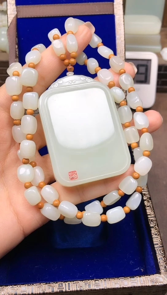 和田玉未镶嵌颈饰大*大黑