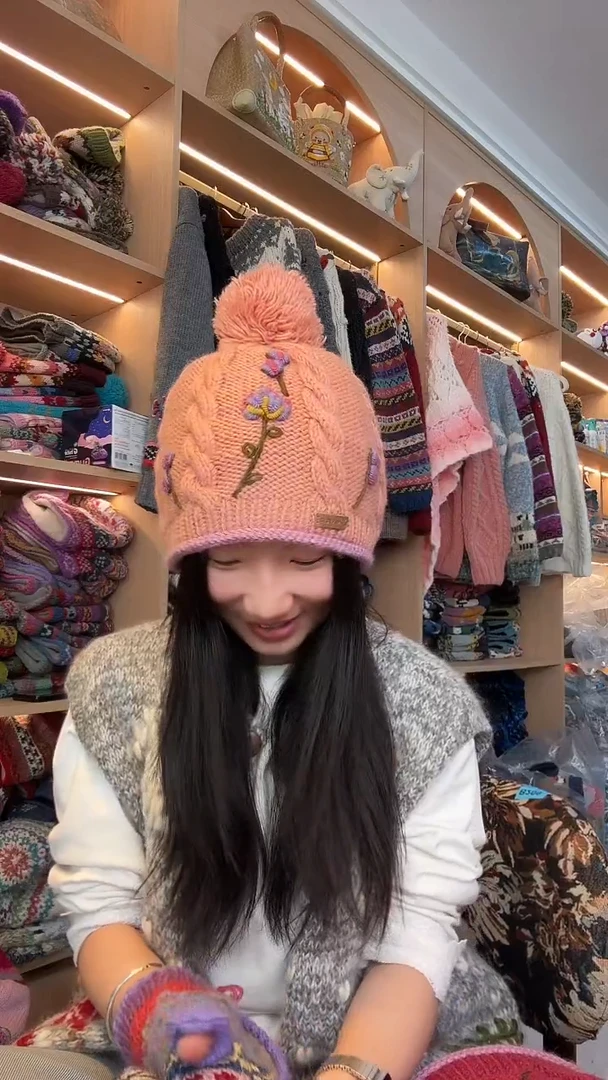 羊毛美利奴粉色刺绣羊毛帽子
