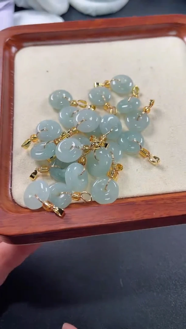 颈饰未镶嵌翡翠2（多样性发一件）