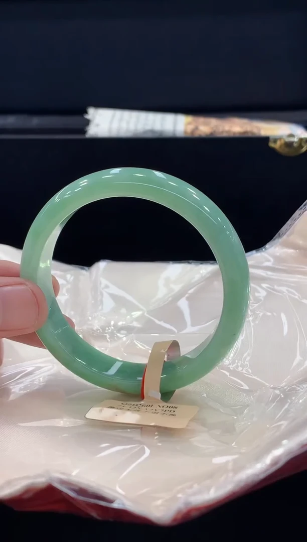 未镶嵌手镯翡翠翡翠手镯