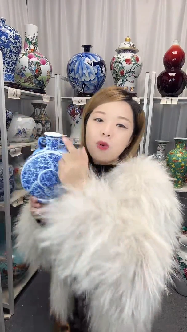 摆件陶瓷景德镇青花抱月福利