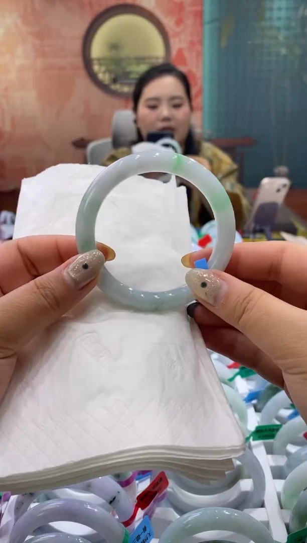 未镶嵌手镯翡翠多人00012357