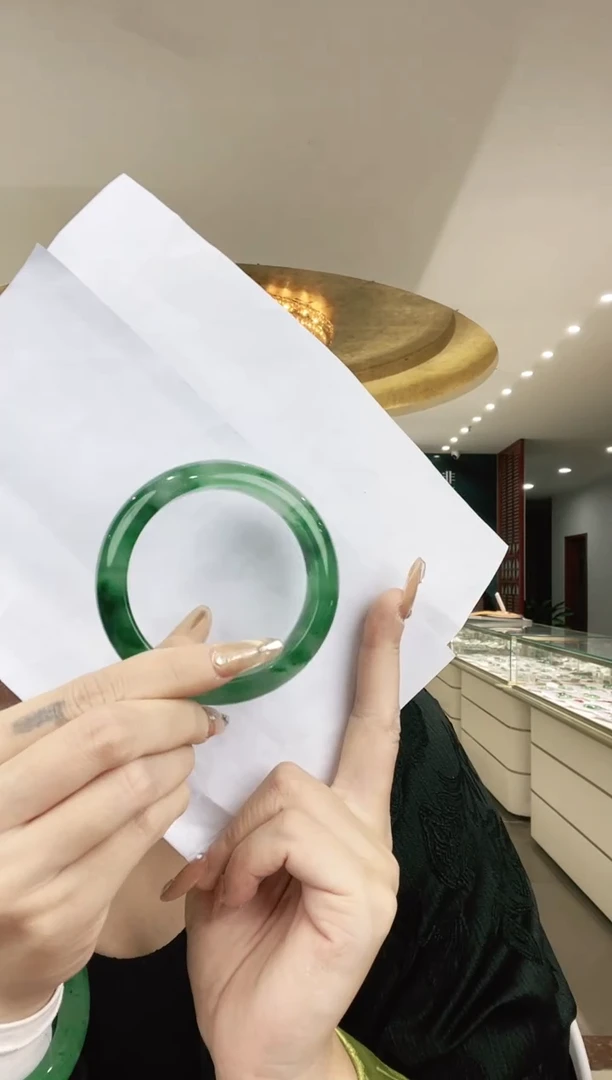 石英质玉（非洲翠）手镯未镶嵌1