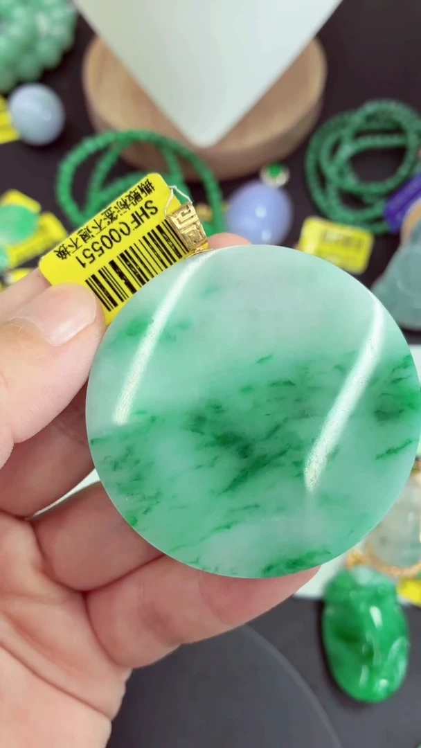 吊坠(不含链)18K金镶嵌翡翠挂件