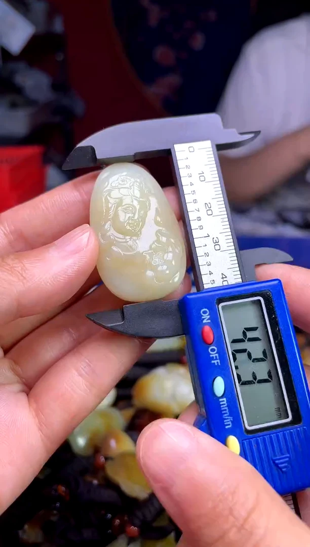 和田玉未镶嵌颈饰1