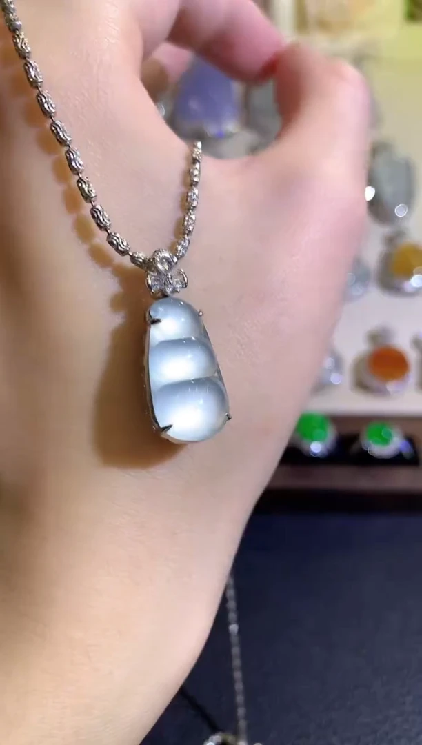 吊坠(不含链)18K金镶嵌翡翠冬日珠宝Q79